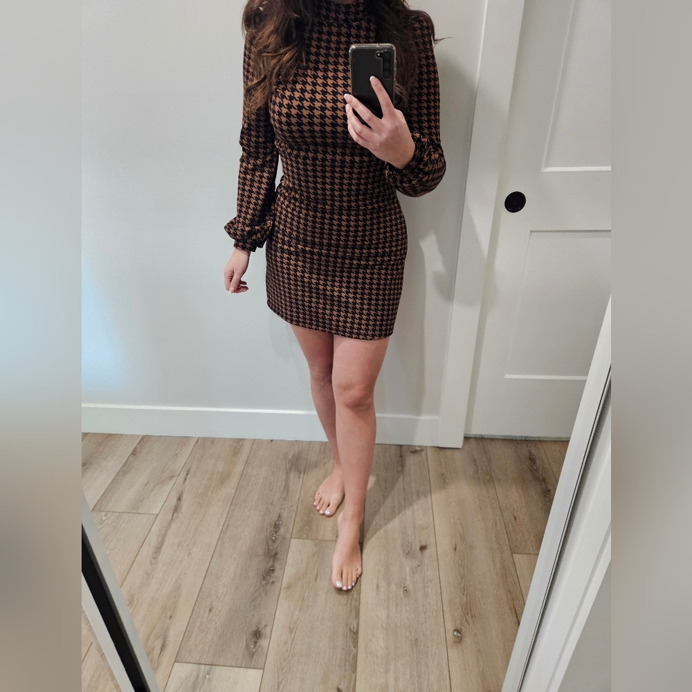 Chic Houndstooth Dress